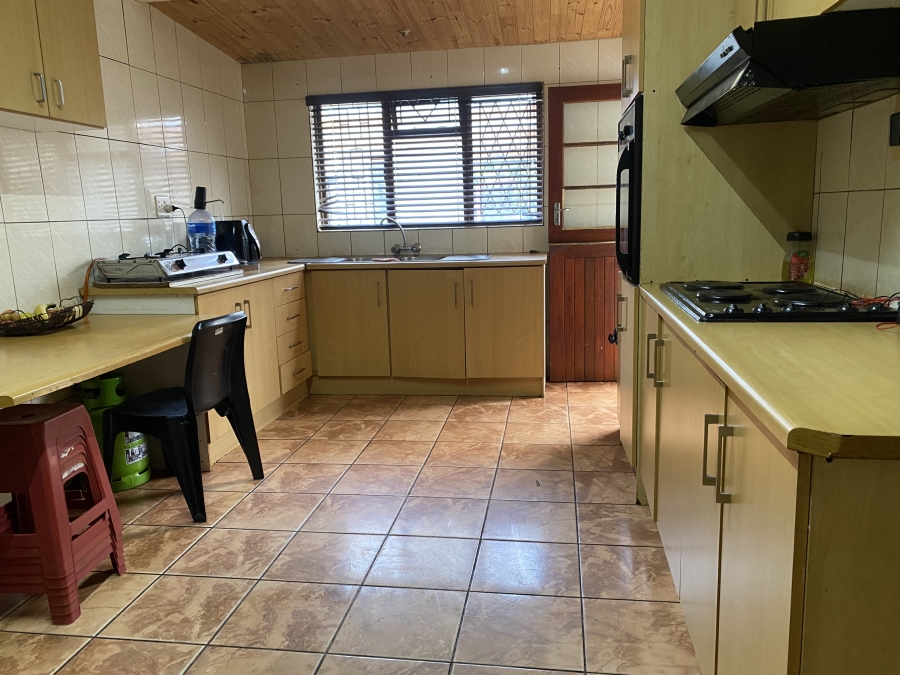 5 Bedroom Property for Sale in Churchill Estate Western Cape